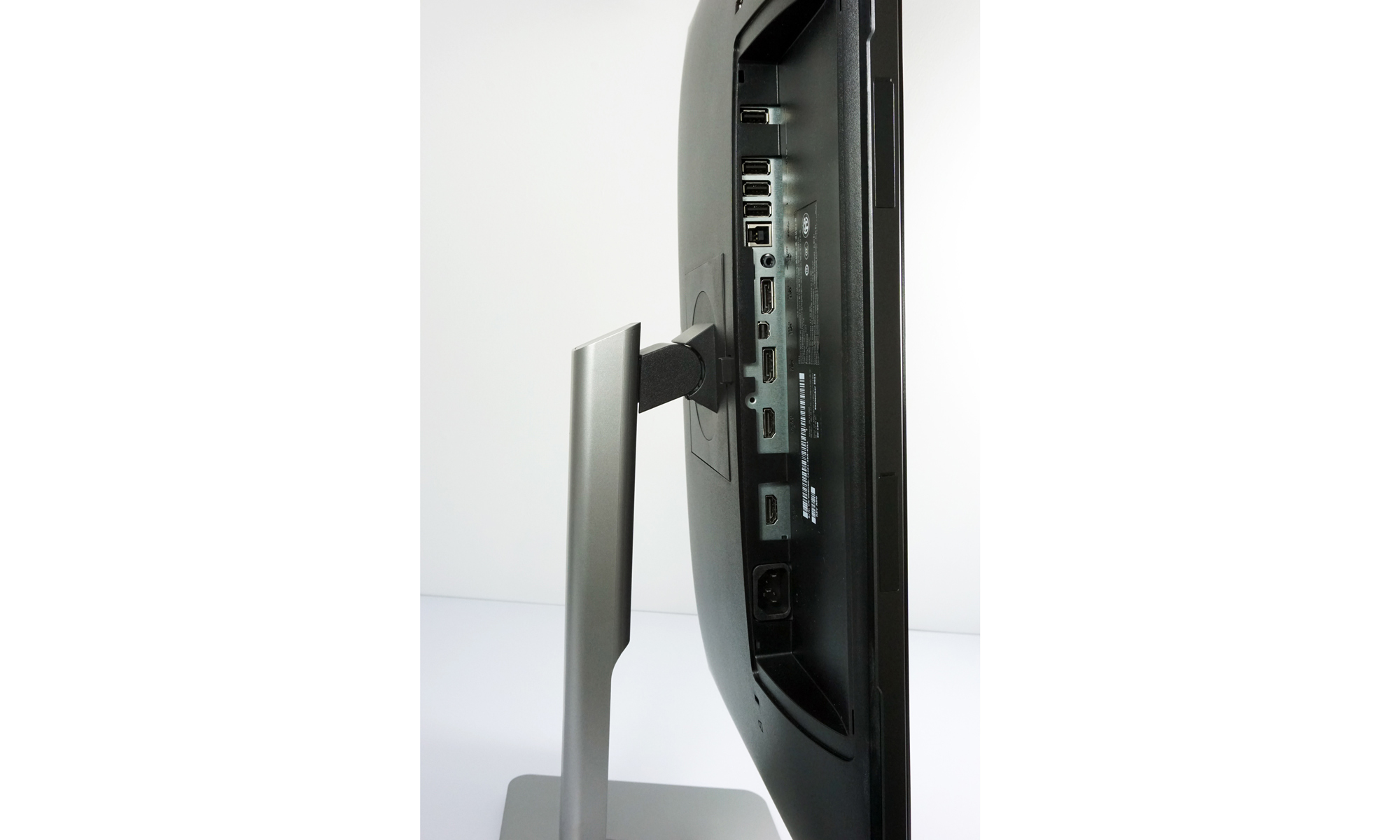 24 Zoll Monitor Dell U2415 mit 1920x1200 Pixeln im Test