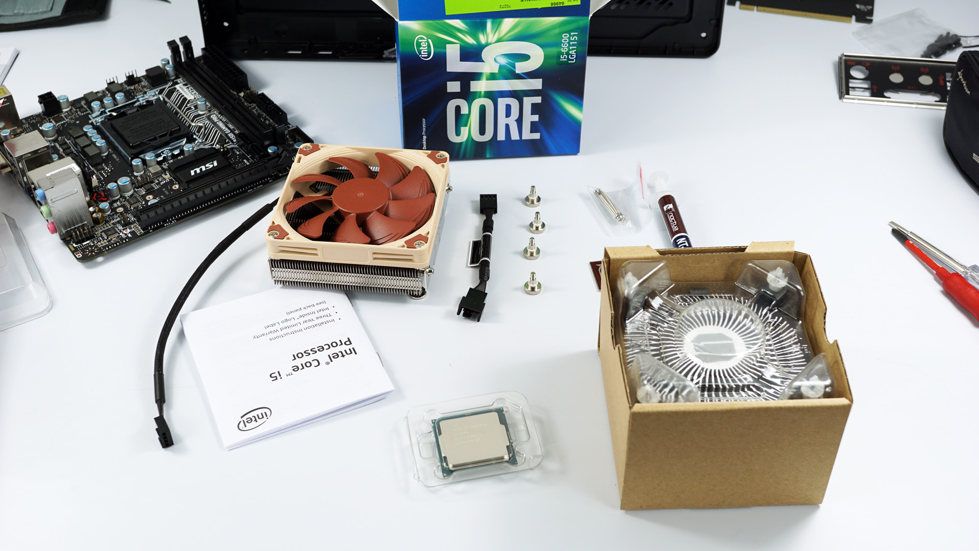 Mini-ITX Spiele PC auf Skylake Basis im Eigenbau - Der Zusammenbau Teil 1