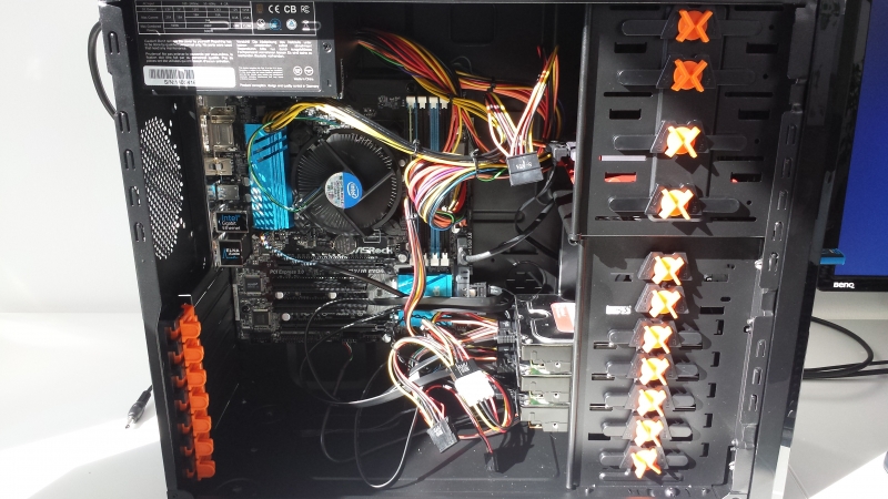 6-Bay Eigenbau NAS mit Windows 7/8/Home Server und Intel Raid