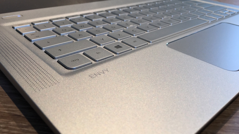 HP ENVY 13 Test - Sehr flaches Aluminium Ultrabook mit Skylake CPU