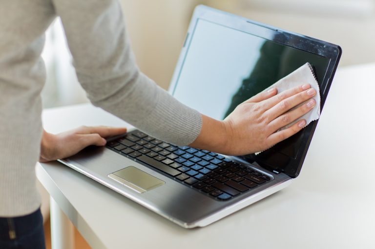 Monitor Reinigen Die Besten Tricks Zur Schonenden Reinigung Technikaffe de