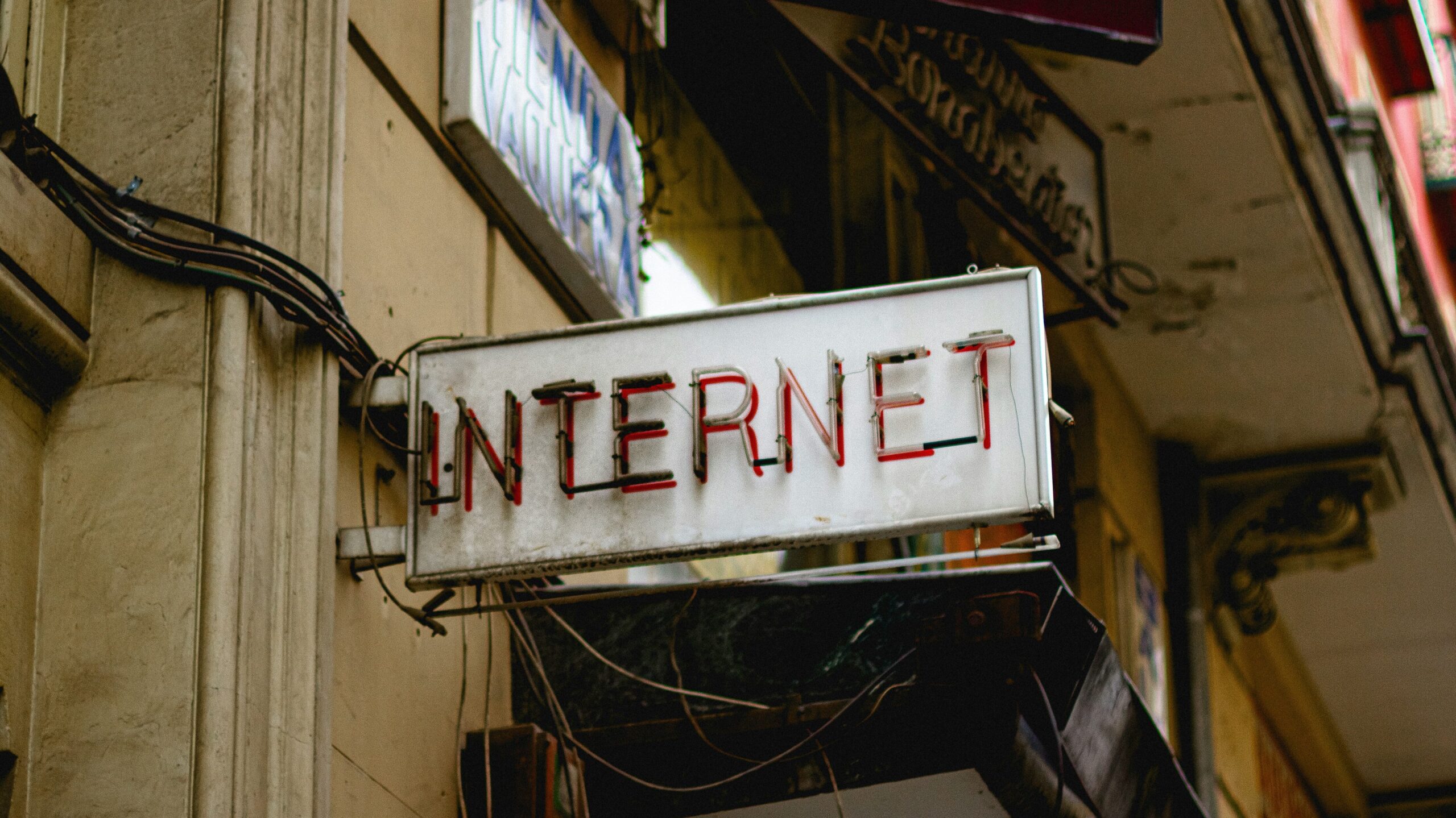 Wann wurde das Internet erfunden und von wem? 5 Fakten 1 Wann wurde das Internet erfunden
