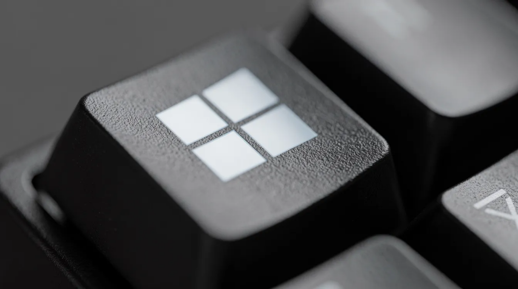 Windows Shortcut Keys: Die wichtigsten Tastenkombinationen für deinen Alltag 2 Die Nahaufnahme zeigt eine Shortcut Windows-Taste auf einer mechanischen Tastatur.